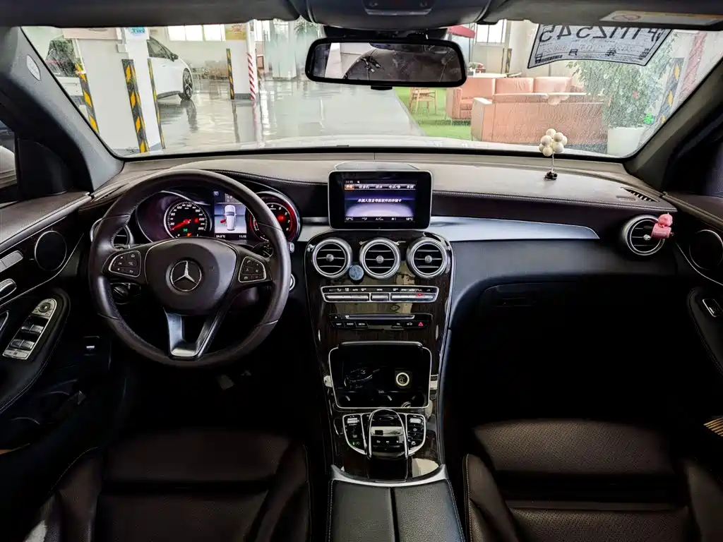Mercedes-Benz GLC 2018 GLC 260 4MATIC luxury model купить на сайте DeffCars