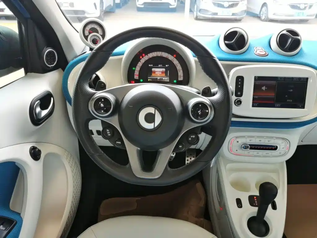 smart forfour 2016 0.9T 66kW extreme version купить на сайте DeffCars