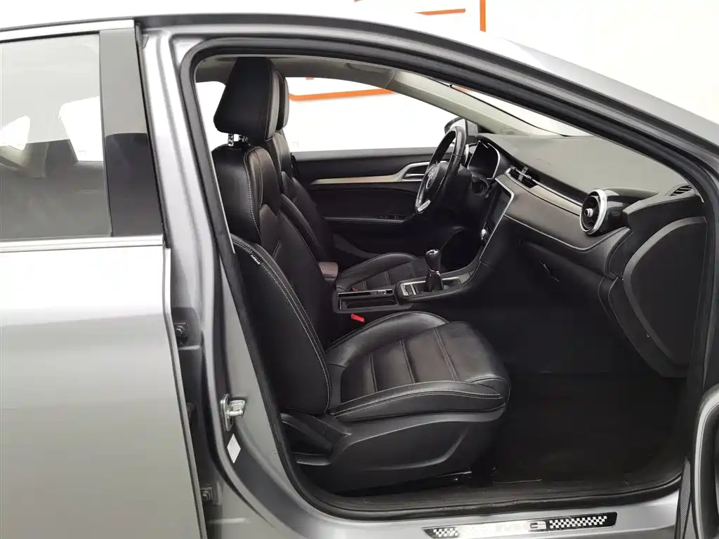 MG6 2017 20T Manual Luxury Smart Connected Edition National V купить на сайте DeffCars