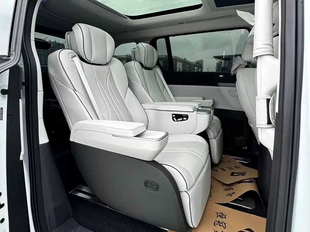 Xpeng X9 2024 model 610 long battery life Max купить на сайте DeffCars