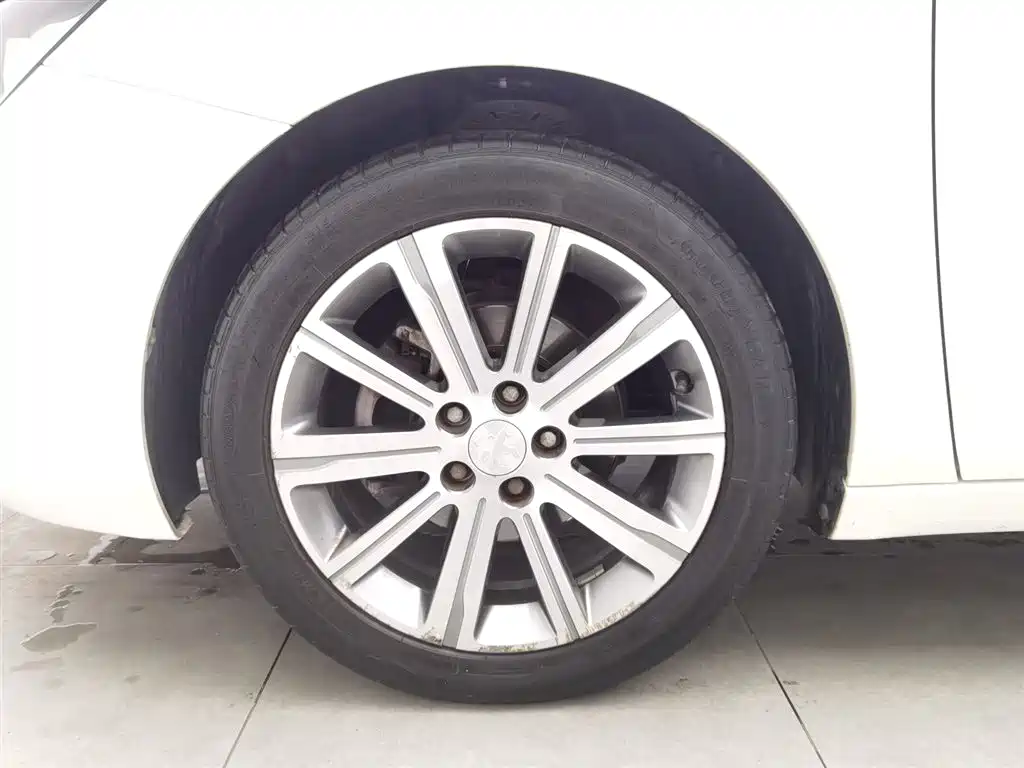 Peugeot 408 2015 1.2T automatic luxury version купить на сайте DeffCars