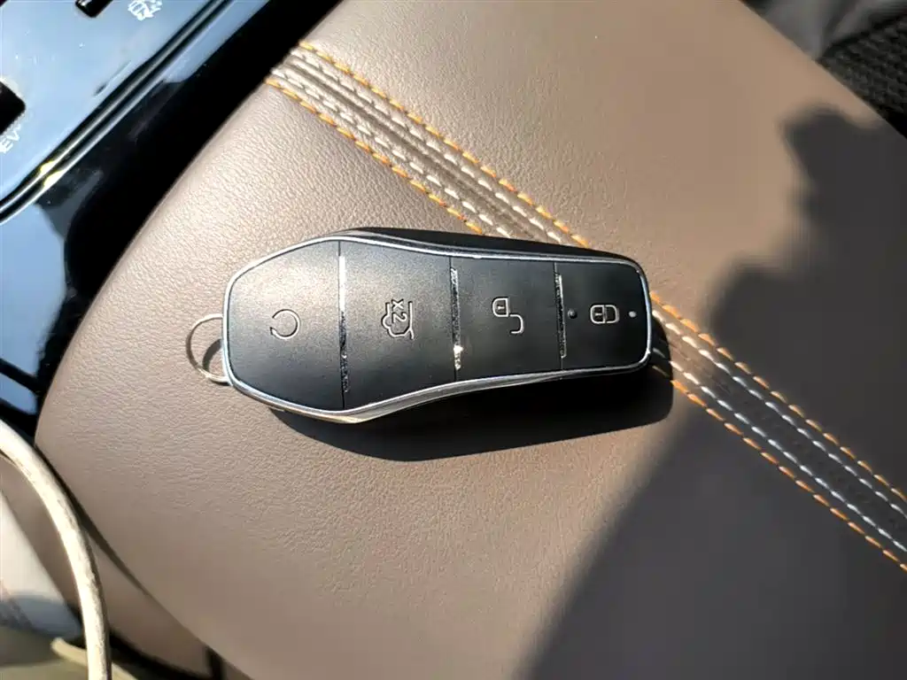Qin PLUS 2024 Honor Edition DM-i 55KM Leading Model купить на сайте DeffCars