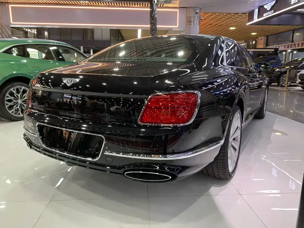 Flying Spur Plug-in Hybrid 2026 4.0T V8 Standard Edition купить на сайте DeffCars