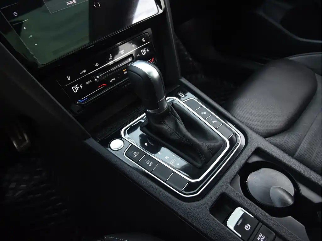 FAW-Volkswagen CC 2024 380TSI eye-catching model купить на сайте DeffCars