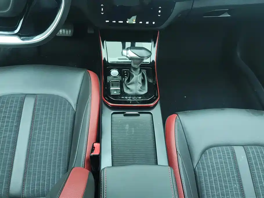 Yixuan 2021 230T automatic chasing engine version купить на сайте DeffCars