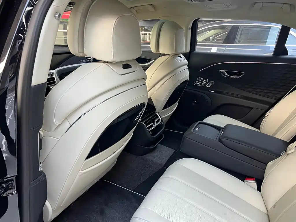 Flying Spur 2024 4.0T V8 Mulliner купить на сайте DeffCars