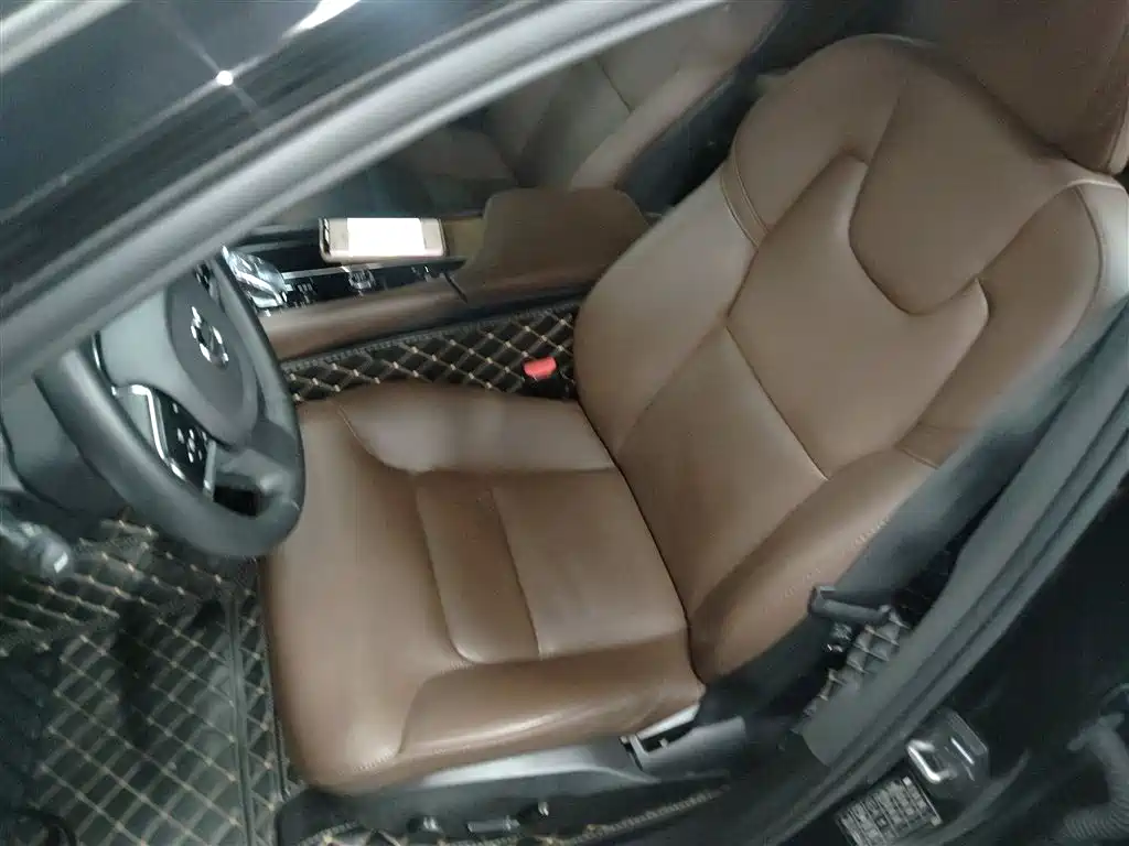 Volvo S90 2023 B5 Zhiyi Luxury Edition купить на сайте DeffCars