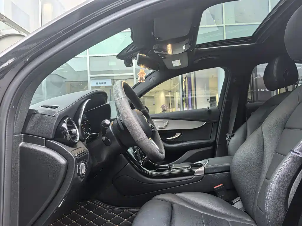 Mercedes-Benz GLC Coupe 2021 GLC 260 4MATIC Coupe SUV купить на сайте DeffCars