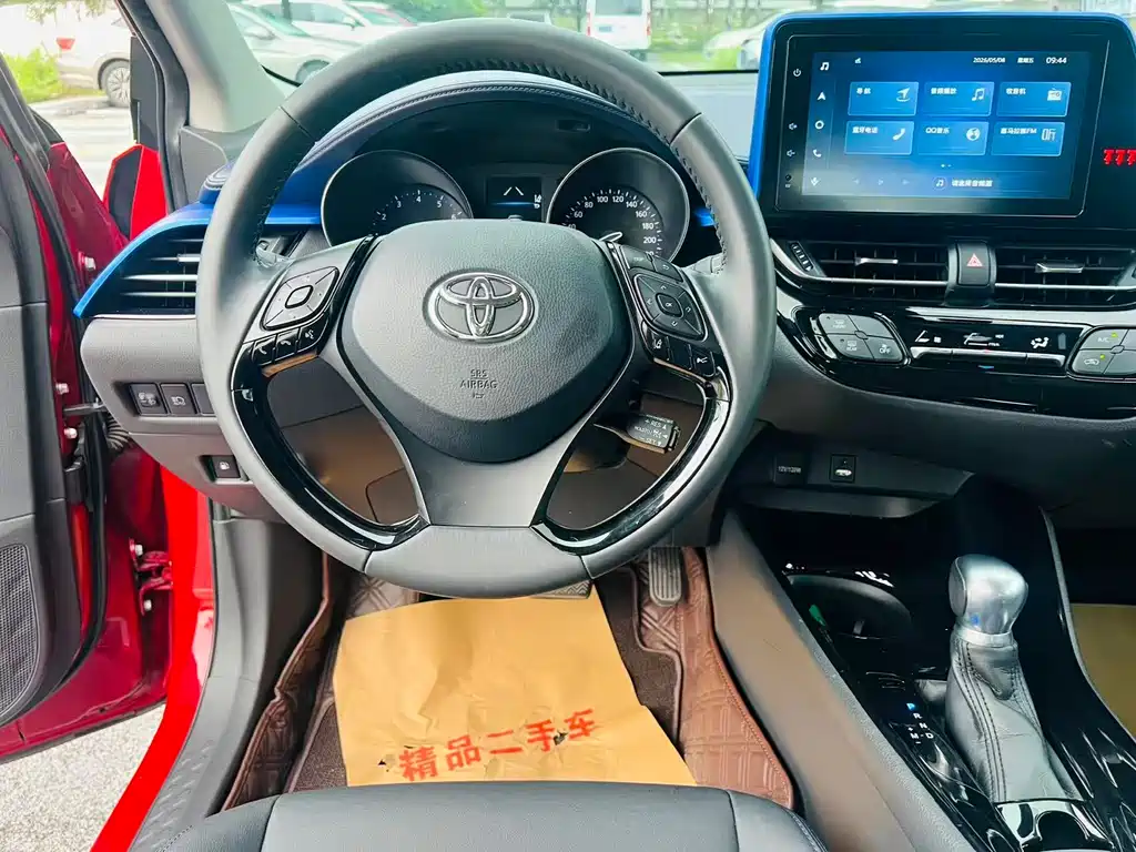 Toyota C-HR 2022 2.0L Leading Edition купить на сайте DeffCars