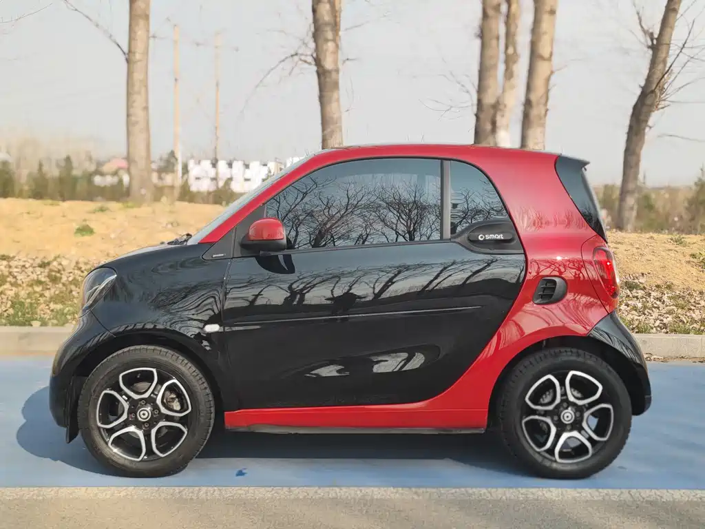 smart fortwo 2019 0.9T 66kW hard top engine version National VI купить на сайте DeffCars