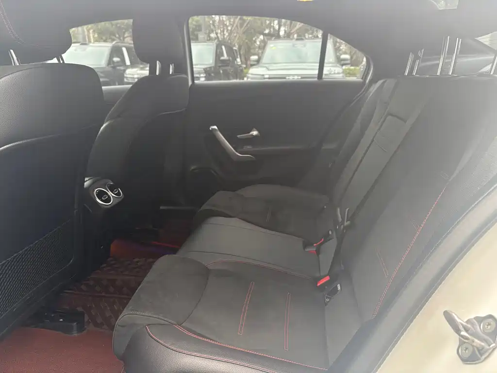 Mercedes-Benz A-Class 2024 A 200 L Dynamic купить на сайте DeffCars