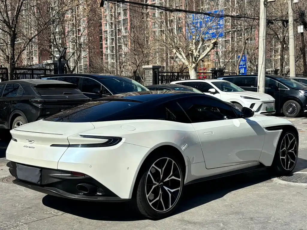 Aston Martin DB11 2019 4.0T V8 Coupe купить на сайте DeffCars