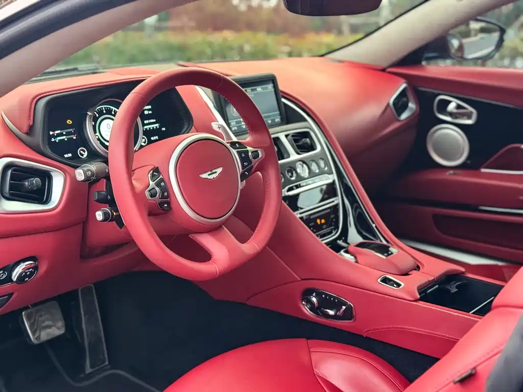 Aston Martin DB11 2019 4.0T V8 Coupe купить на сайте DeffCars
