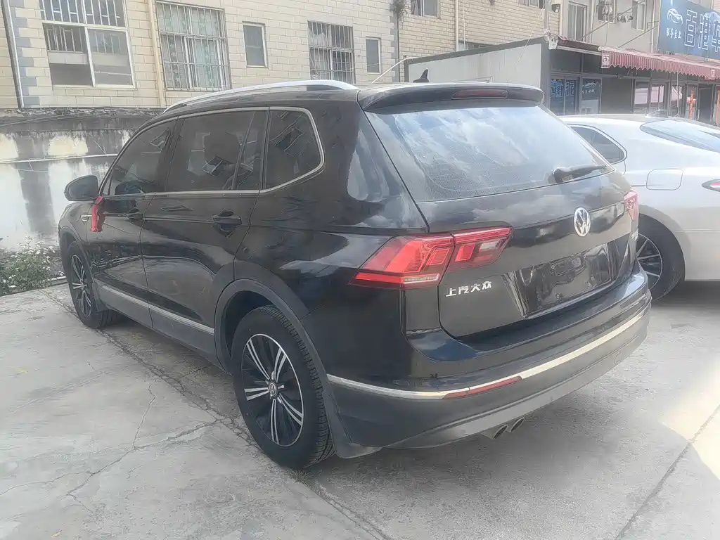 Tiguan L 2019 330TSI automatic two-wheel drive panoramic comfort version National VI купить на сайте DeffCars