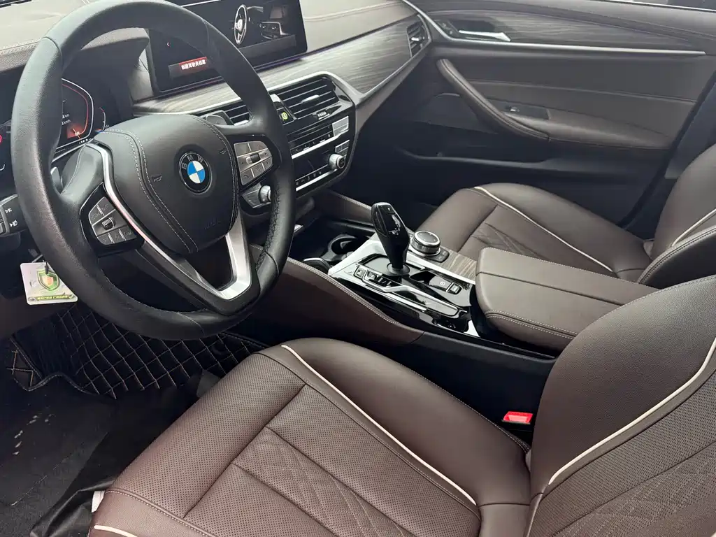 BMW 5 Series 2022 530Li Leading Luxury Package купить на сайте DeffCars