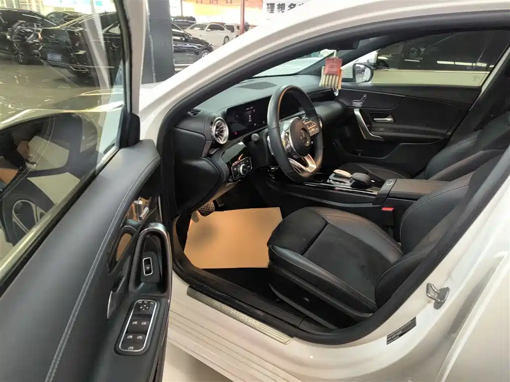 Mercedes-Benz A-Class 2022 Facelift Three A 200 L Sports Sedan Fashionable купить на сайте DeffCars
