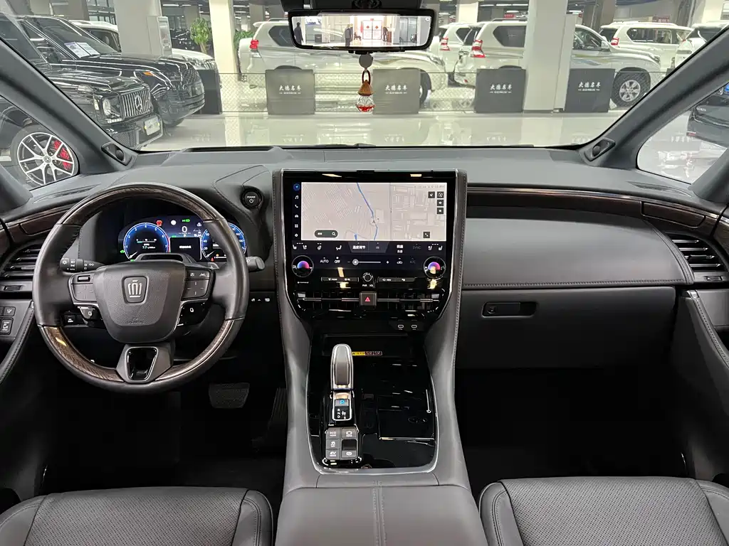 Wilfa 2024 Crown Dual Engine 2.5L Supreme Executive Edition купить на сайте DeffCars