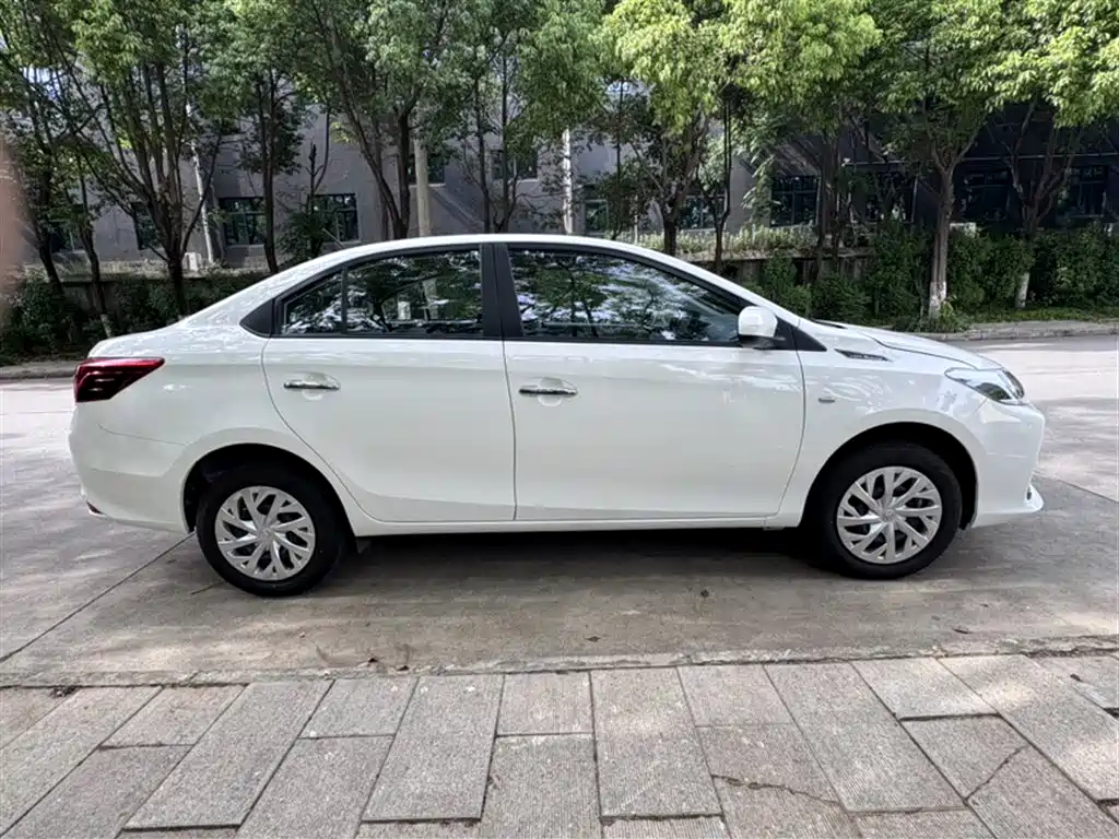 Vios 2022 1.5L 20th Anniversary Edition купить на сайте DeffCars