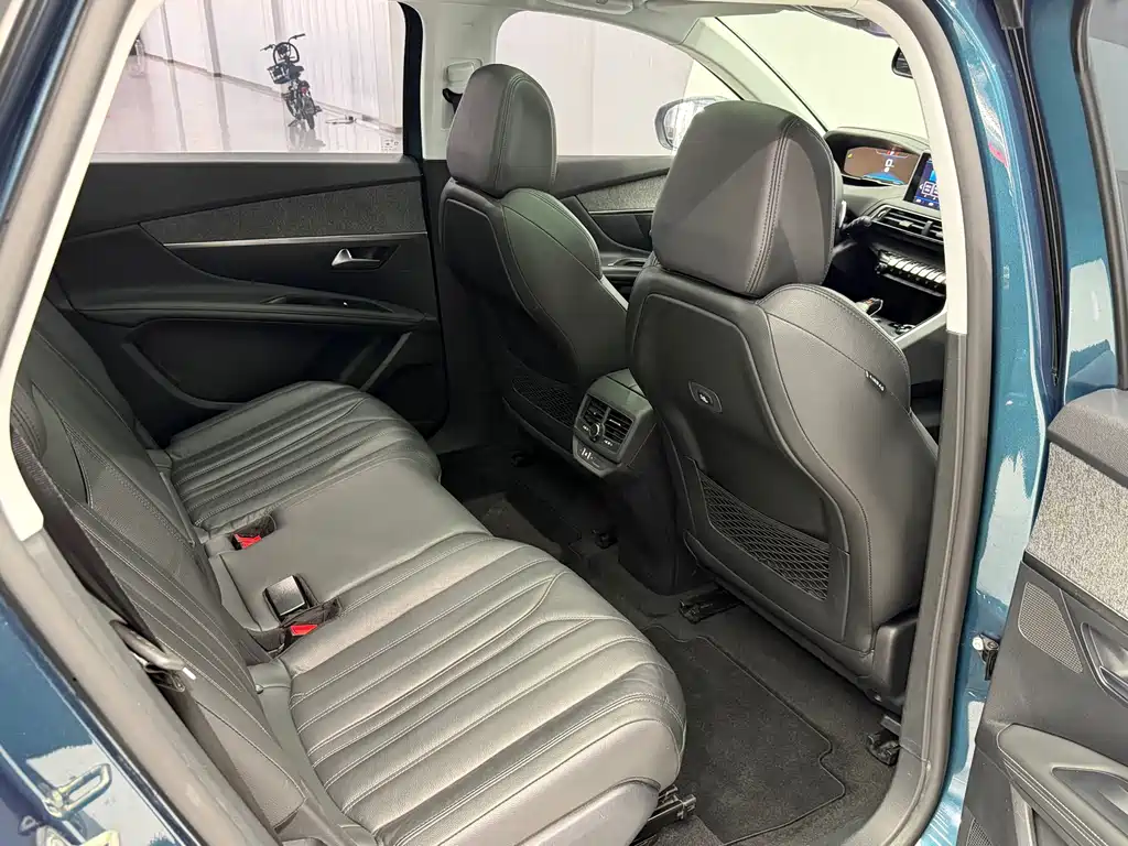 Peugeot 5008 2019 380THP 7-seat luxury version купить на сайте DeffCars