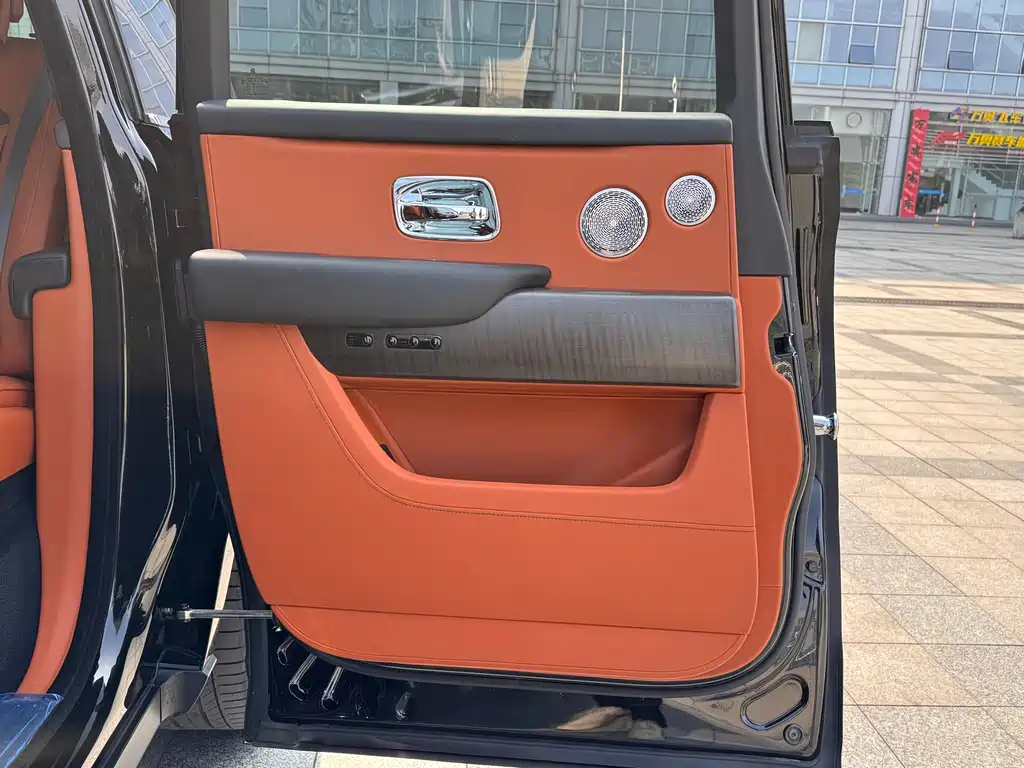 Cullinan 2018 four-seat version купить на сайте DeffCars