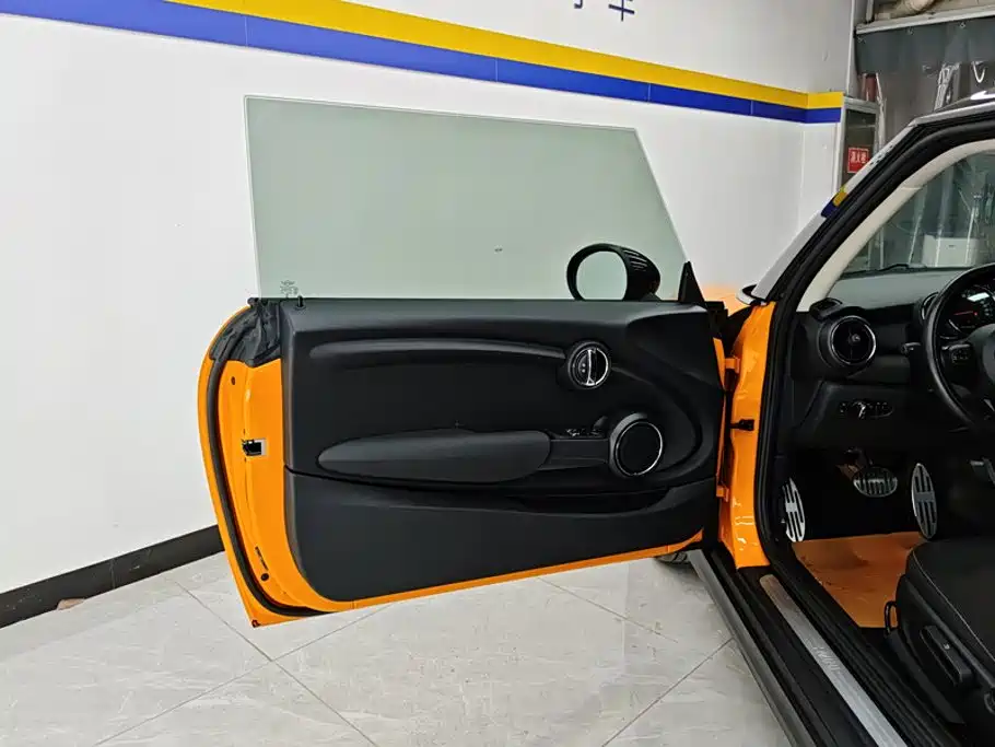 MINI 2016 1.2T ONE Avant-Garde купить на сайте DeffCars