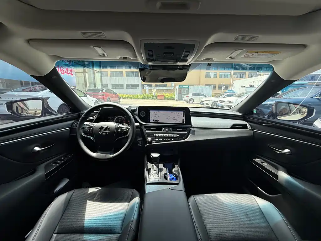 Lexus ES 2022 300h Excellence Edition купить на сайте DeffCars