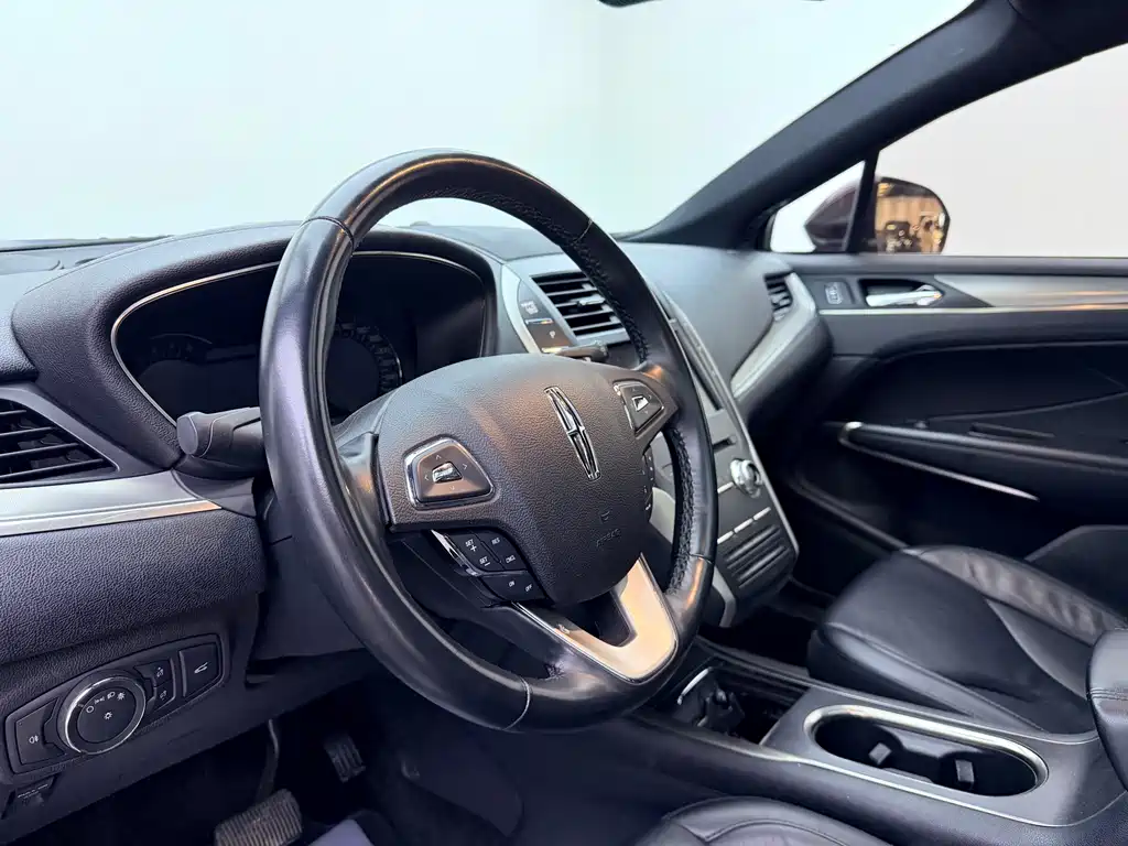 Lincoln MKC 2017 2.0T 2WD Exclusive Edition купить на сайте DeffCars