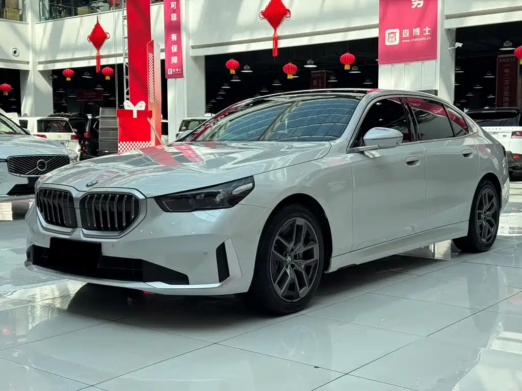 BMW 5 Series 2024 530Li Leading M Sports Package купить на сайте DeffCars