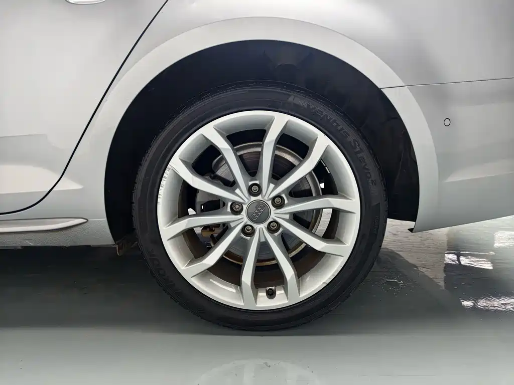Audi A4L 2019 40 TFSI Fashion Type National V купить на сайте DeffCars