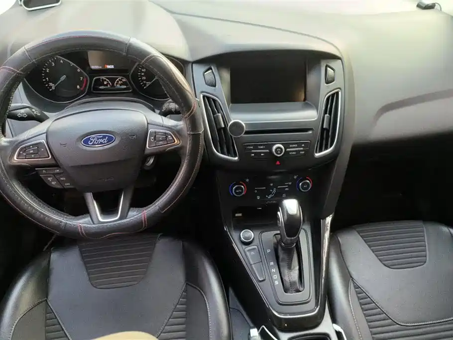 Focus 2017 Hatchback EcoBoost 180 Automatic Elite купить на сайте DeffCars
