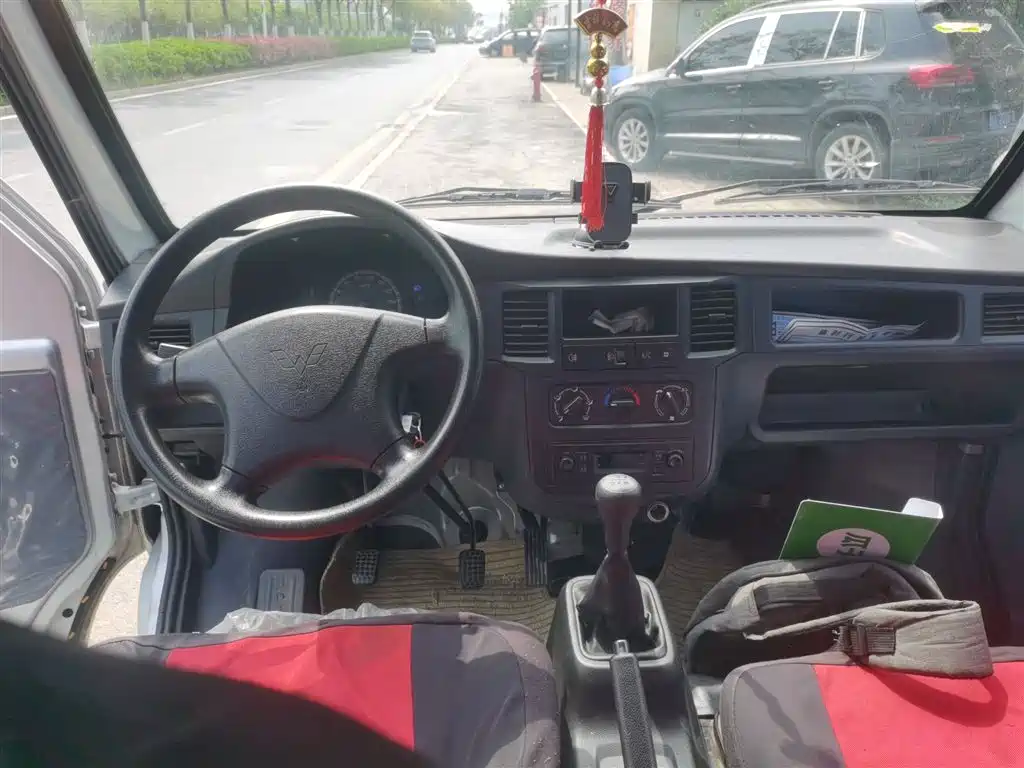 Wuling Light 2023 1.5L practical 5/7 seats купить на сайте DeffCars