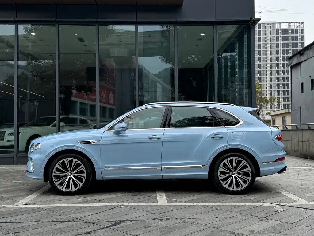 Bentayga plug-in hybrid 2021 3.0T PHEV купить на сайте DeffCars