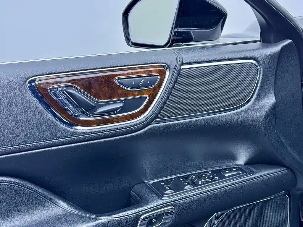 Lincoln Continental 2017 2.0T Two-wheel drive Exclusive Edition купить на сайте DeffCars