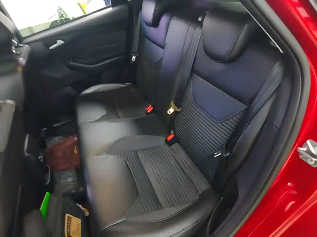Focus 2015 hatchback EcoBoost 125 automatic super stylish model купить на сайте DeffCars