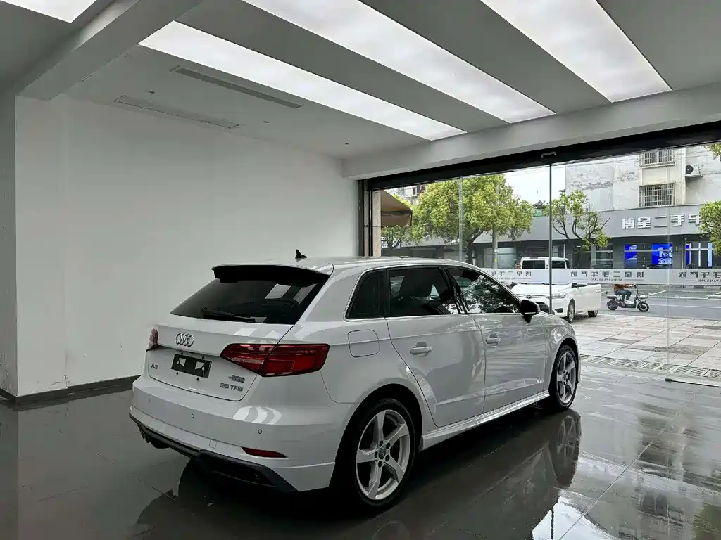 Audi A3 2020 Sportback 35 TFSI Fashion Type National VI купить на сайте DeffCars