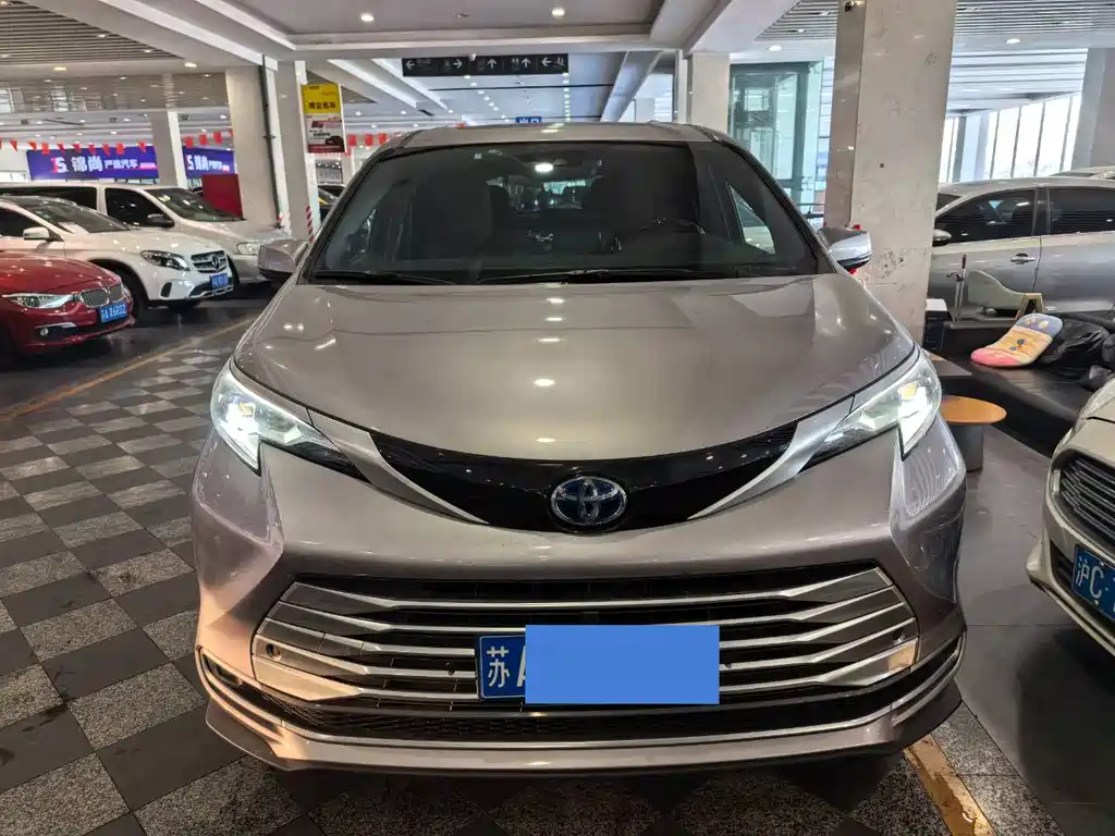 SIENNA 2021 2.5L Hybrid Platinum Edition купить на сайте DeffCars