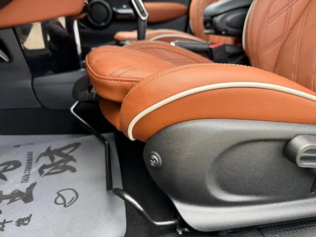 MINI 2022 1.5T COOPER Artist Five-Door Edition купить на сайте DeffCars