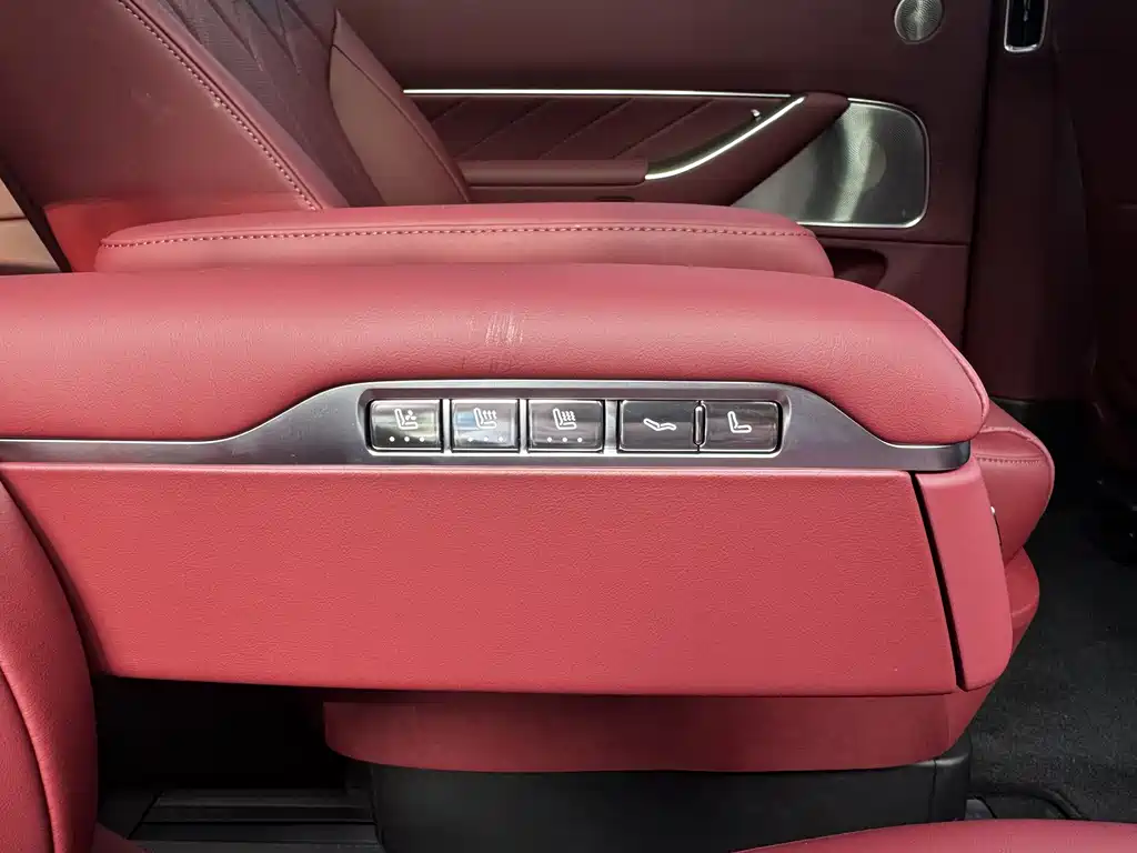 Wenjie M8 2025 pure electric Max+ six-seater long-range version 896-line lidar) купить на сайте DeffCars