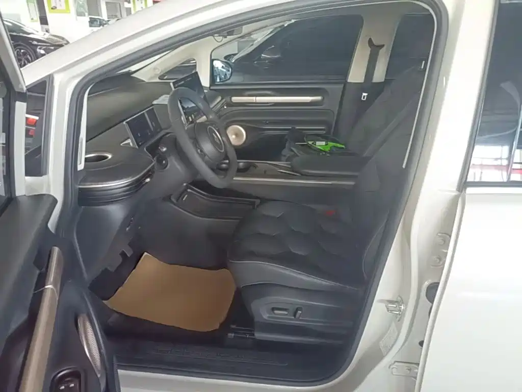 Baojun Yunduo 2023 460 Max купить на сайте DeffCars