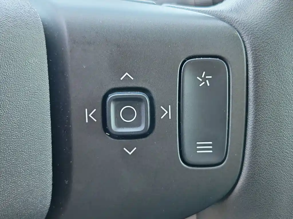 Volvo XC70 Plug-in Hybrid 2026 Four-wheel Drive Super Long Range Plus купить на сайте DeffCars