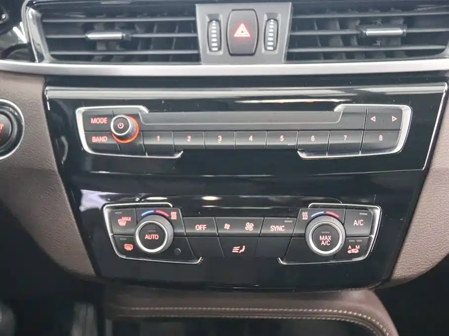 BMW X1 2018 sDrive18Li Exclusive Model купить на сайте DeffCars