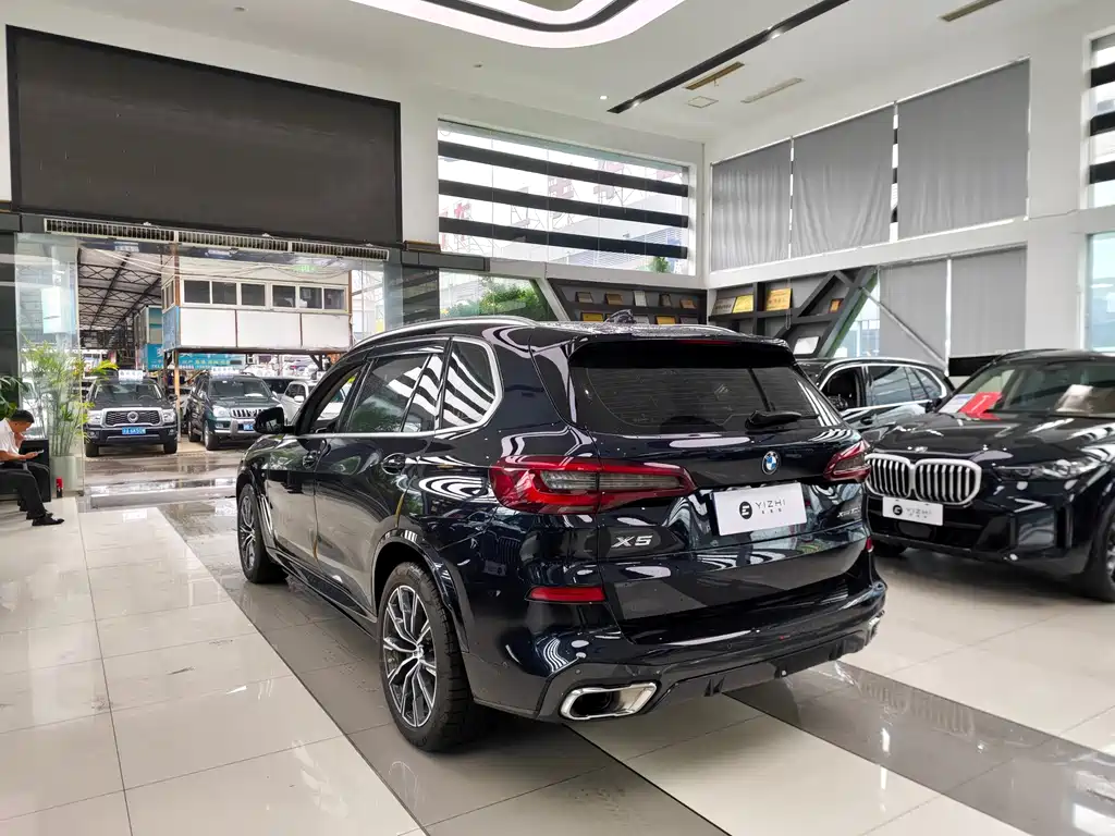 BMW X5 2022 xDrive 30Li Exclusive M Sports Package купить на сайте DeffCars
