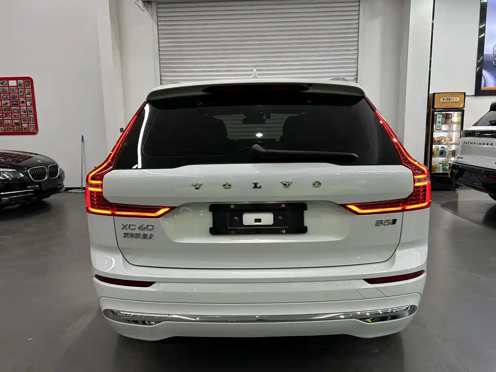 Volvo XC60 2022 B5 four-wheel drive Zhiyi Luxury Edition купить на сайте DeffCars