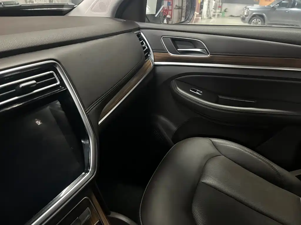 Roewe RX8 2019 30T Intelligent Networked Four-wheel Drive Super Flagship Edition купить на сайте DeffCars
