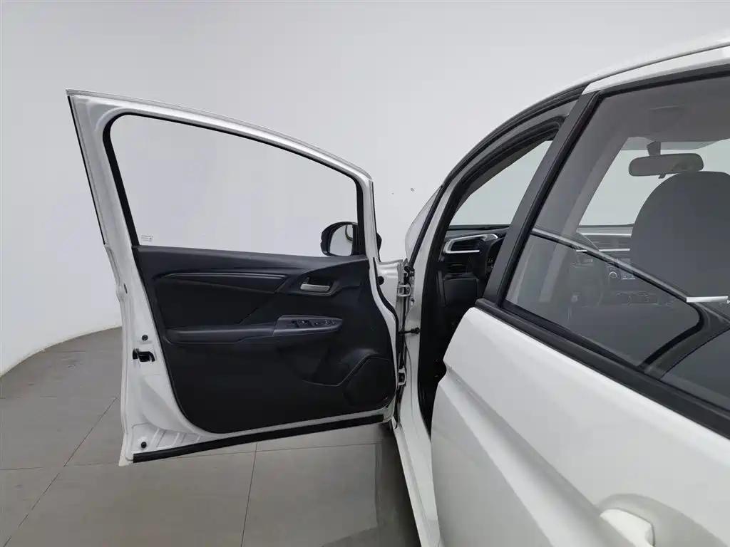 Fit 2018 1.5L manual comfort version купить на сайте DeffCars