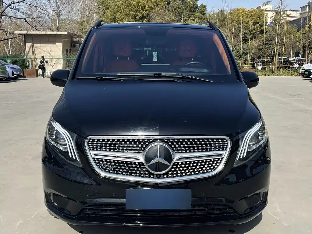 Vito 2023 2.0T Business Edition 7 seats купить на сайте DeffCars
