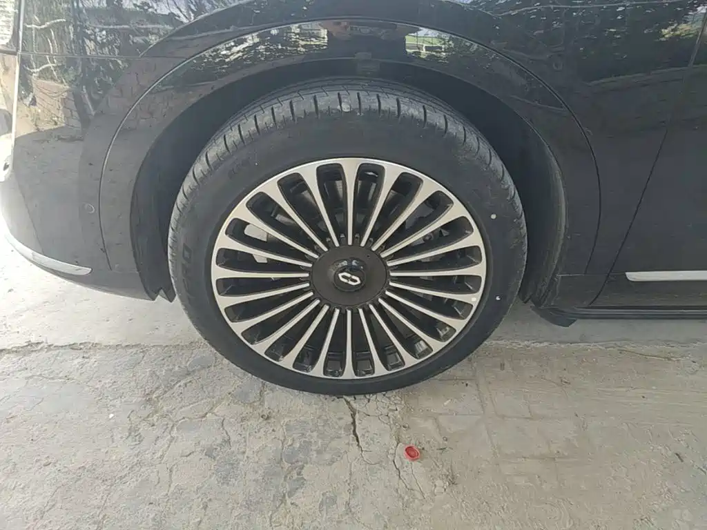Wenjie M9 2025 extended range Ultra version 52kWh 6-seat version 192-line lidar) купить на сайте DeffCars
