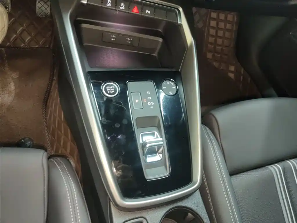 Audi A3 2024 A3L Limousine 35 TFSI Fashionable and Sporty купить на сайте DeffCars