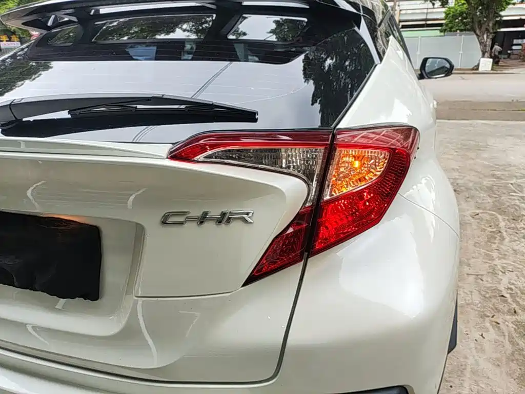 Toyota C-HR 2020 2.0L Leading Edition купить на сайте DeffCars