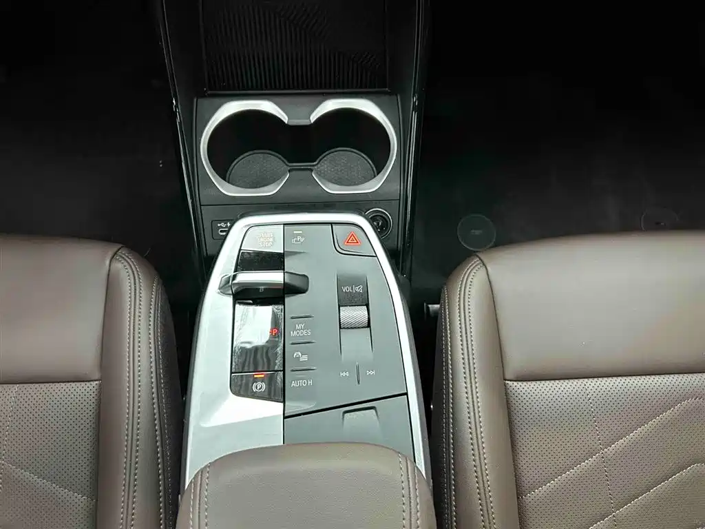 BMW X1 2023 sDrive20Li X Design Package купить на сайте DeffCars